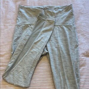 Lululemon Light grey 3/4 leggings